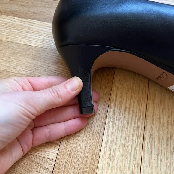 Clarks Women's Classic Black Heels - Picture 6 of 6